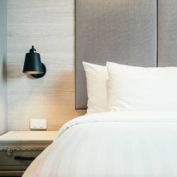 tête de lit capitonnée coussins tissu gris