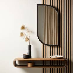 Panneaux en tasseaux de bois clair entrée miroir